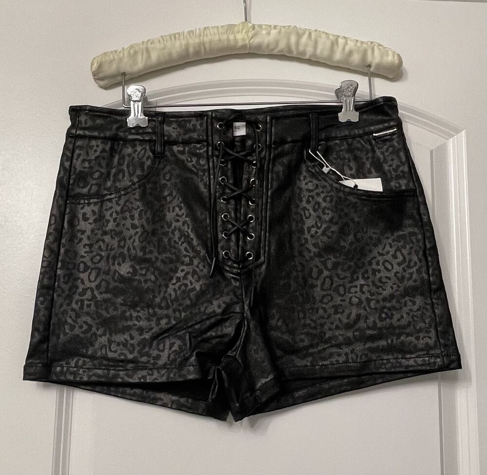 Whimsigoth Ramisu Collection Black Faux Leather Leopard Lace-Up Shorts 2XL NWT